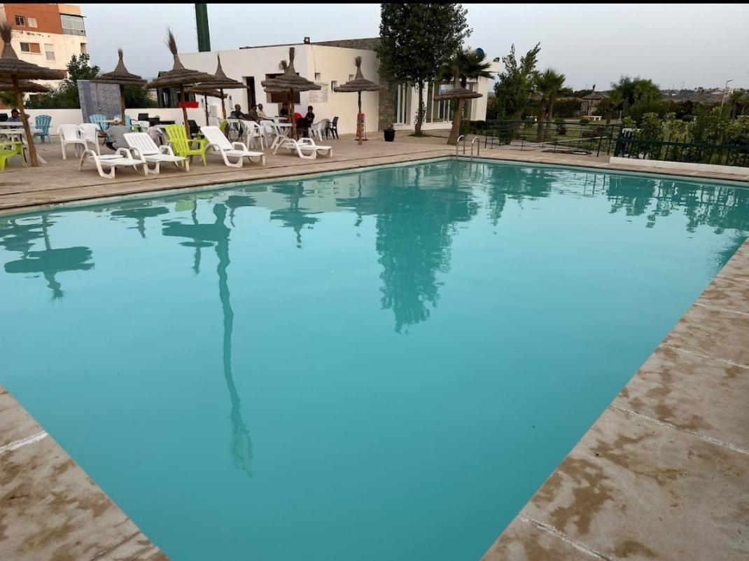Coquet Apparemment Dans Fermee, Securisee En Face Houara * Tanger