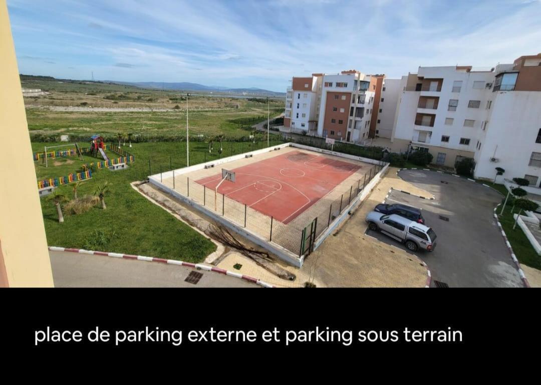 Coquet Apparemment Dans Fermee, Securisee En Face Houara Appartement *