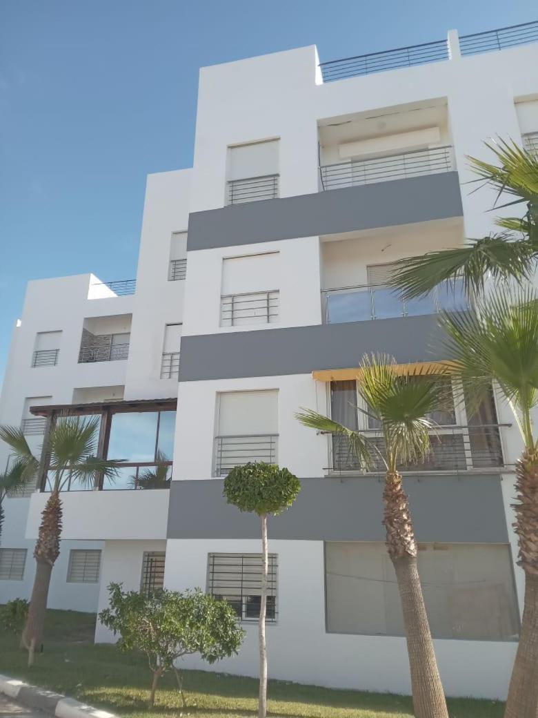 Coquet Apparemment Dans Fermee, Securisee En Face Houara Appartement