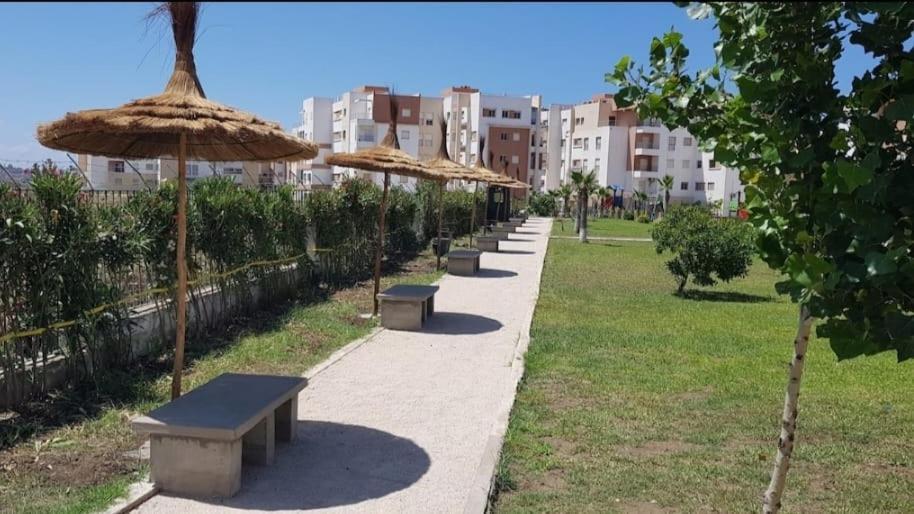 Coquet Apparemment Dans Fermee, Securisee En Face Houara Appartement *