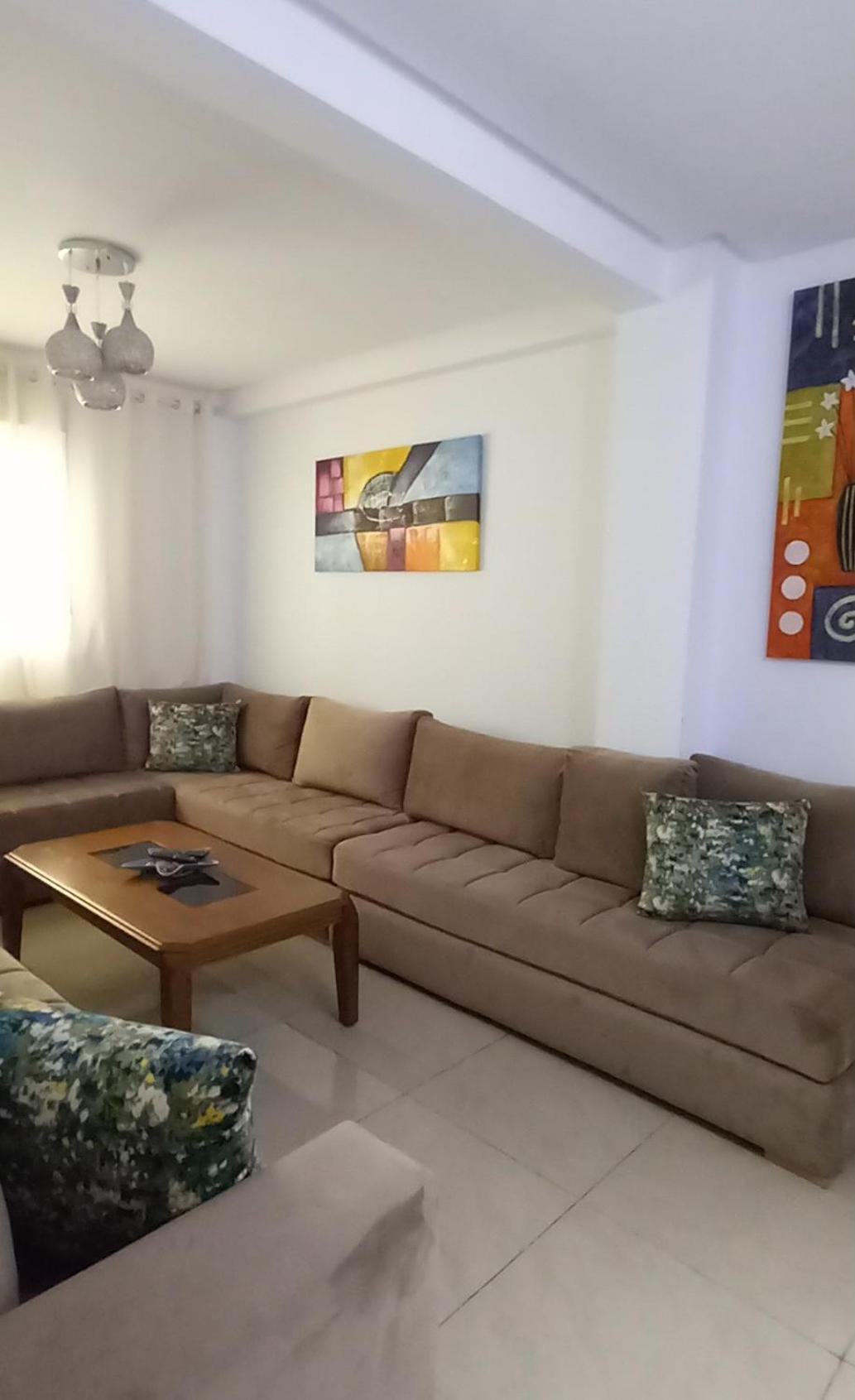 Coquet Apparemment Dans Fermee, Securisee En Face Houara Tanger